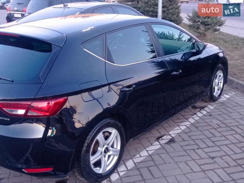 Хэтчбек SEAT Leon 2014 в Киеве