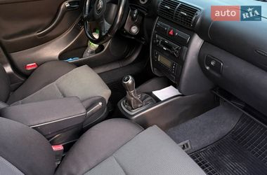 Хэтчбек SEAT Leon 2004 в Днепре