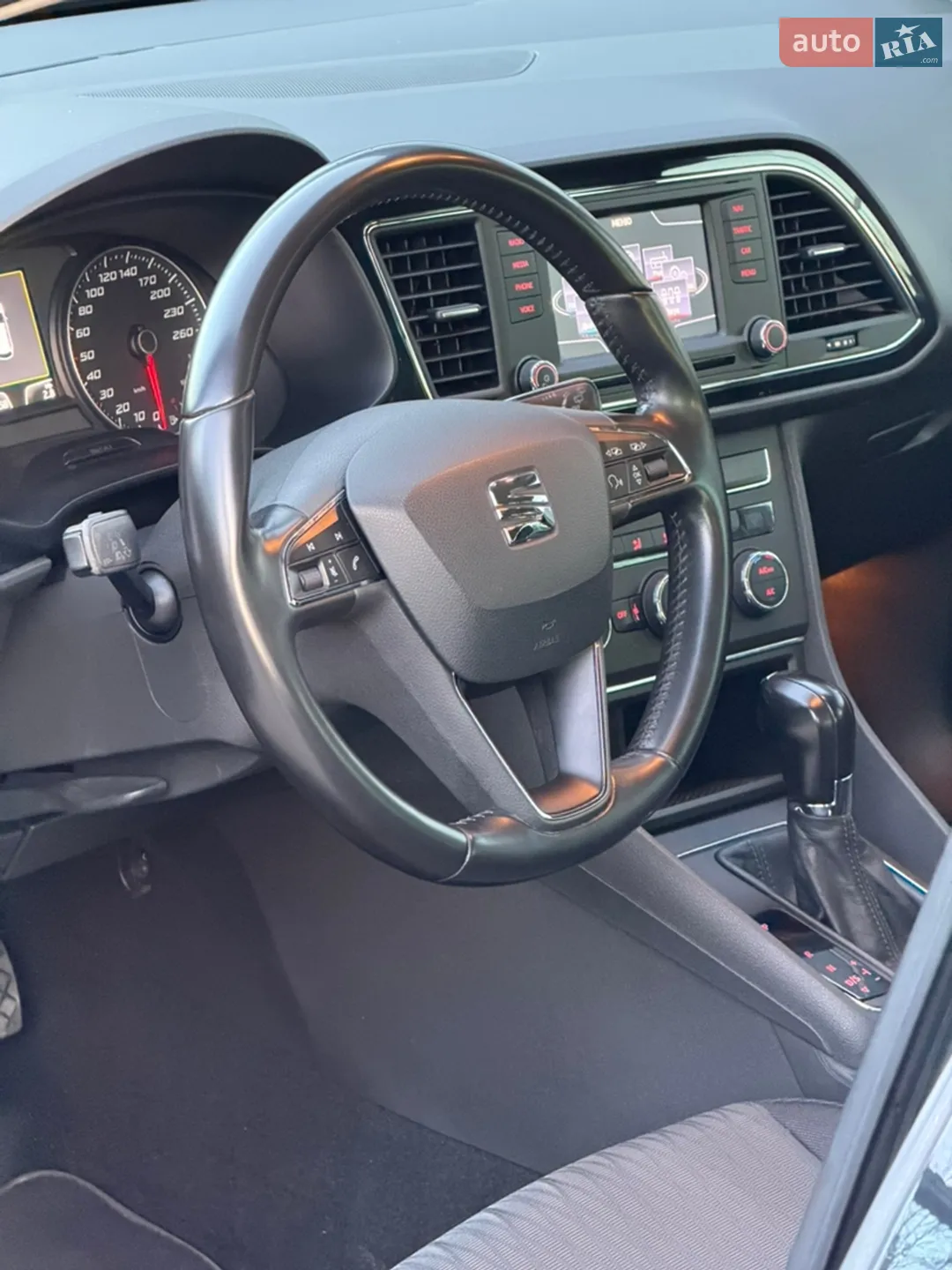 2014 SEAT Leon - мініатюра 9