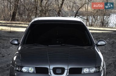 Хетчбек SEAT Leon 2004 в Кам'янському