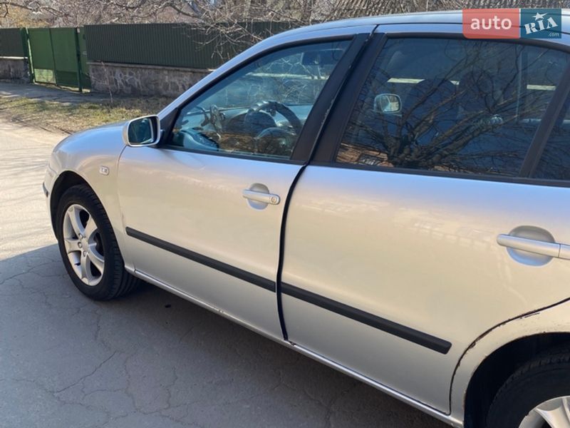 Хэтчбек SEAT Leon 2002 в Белой Церкви