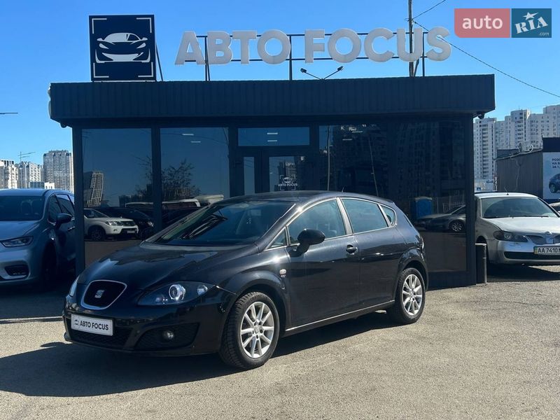 Хэтчбек SEAT Leon 2010 в Киеве
