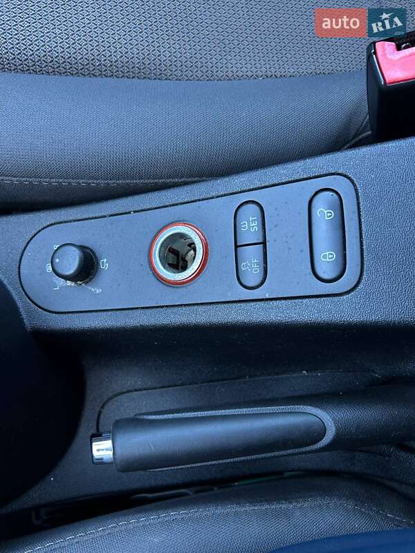 Хэтчбек SEAT Leon 2010 в Киеве