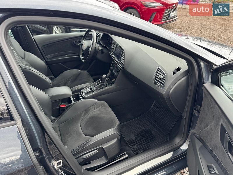 Хэтчбек SEAT Leon 2019 в Киеве