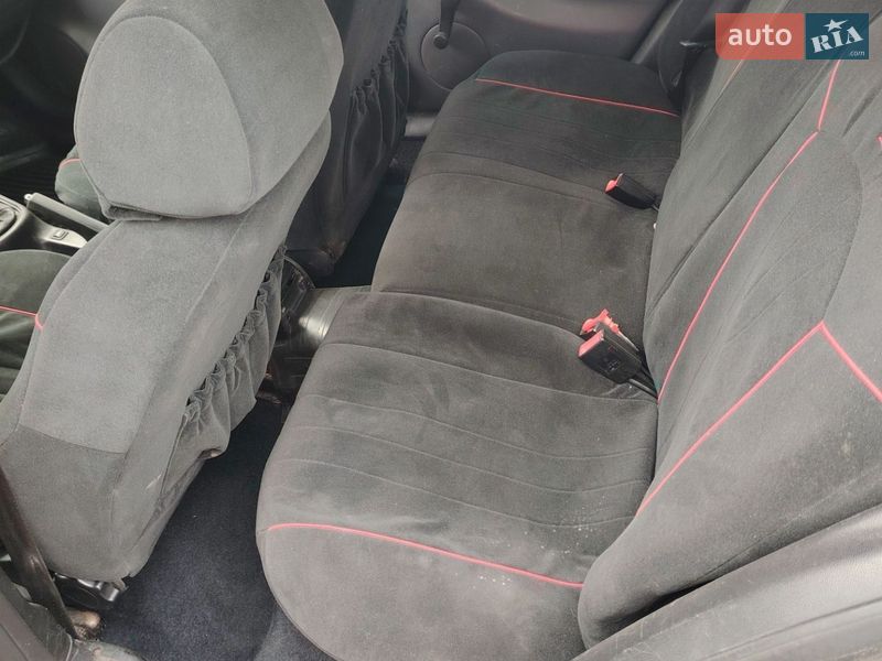 Хетчбек SEAT Leon 2003 в Павлограді