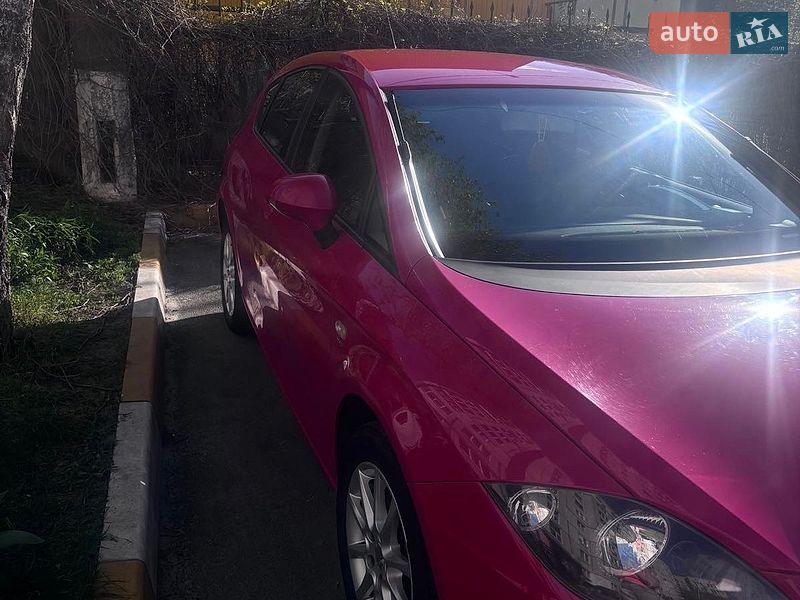 Хэтчбек SEAT Leon 2011 в Обухове