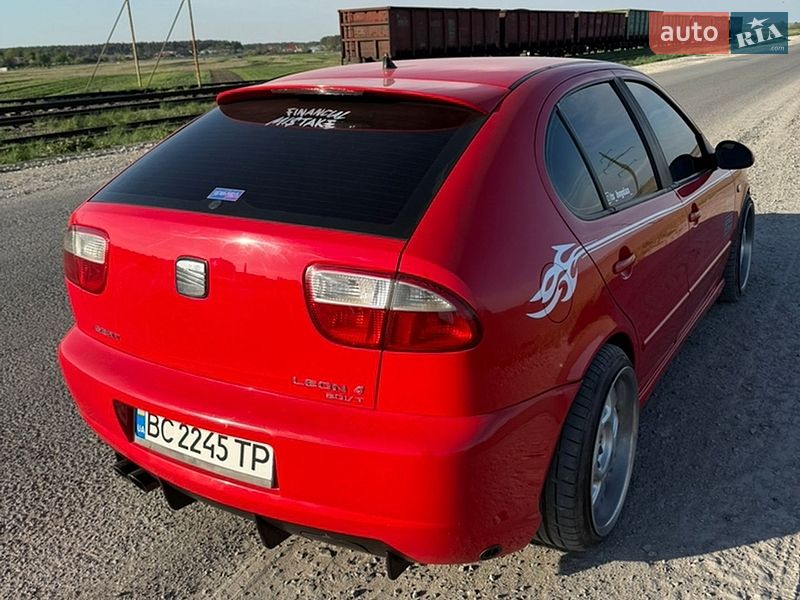 Хэтчбек SEAT Leon 2003 в Радехове