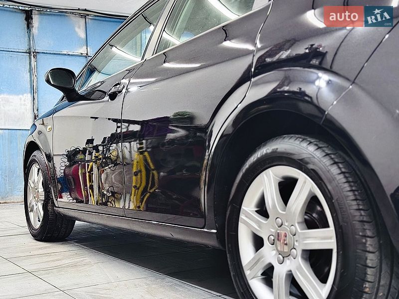 Хэтчбек SEAT Leon 2006 в Стрые