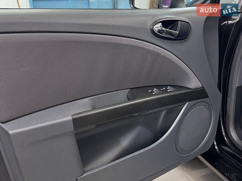 Хэтчбек SEAT Leon 2006 в Стрые