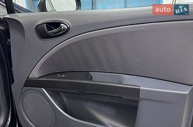 Хэтчбек SEAT Leon 2006 в Стрые