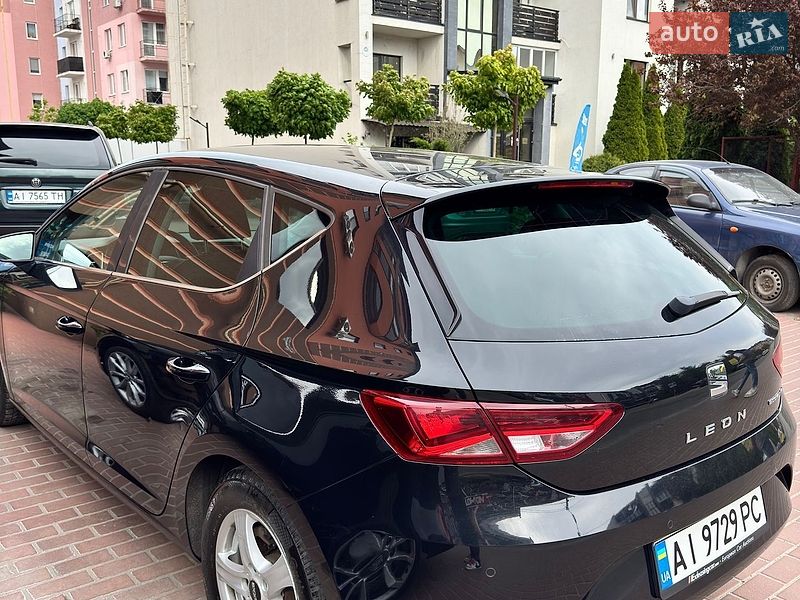 Хэтчбек SEAT Leon 2014 в Киеве