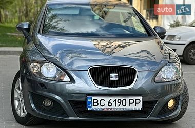 Хэтчбек SEAT Leon 2011 в Львове