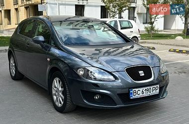 Хэтчбек SEAT Leon 2011 в Львове