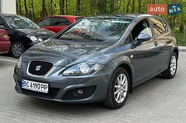 Хэтчбек SEAT Leon 2011 в Львове