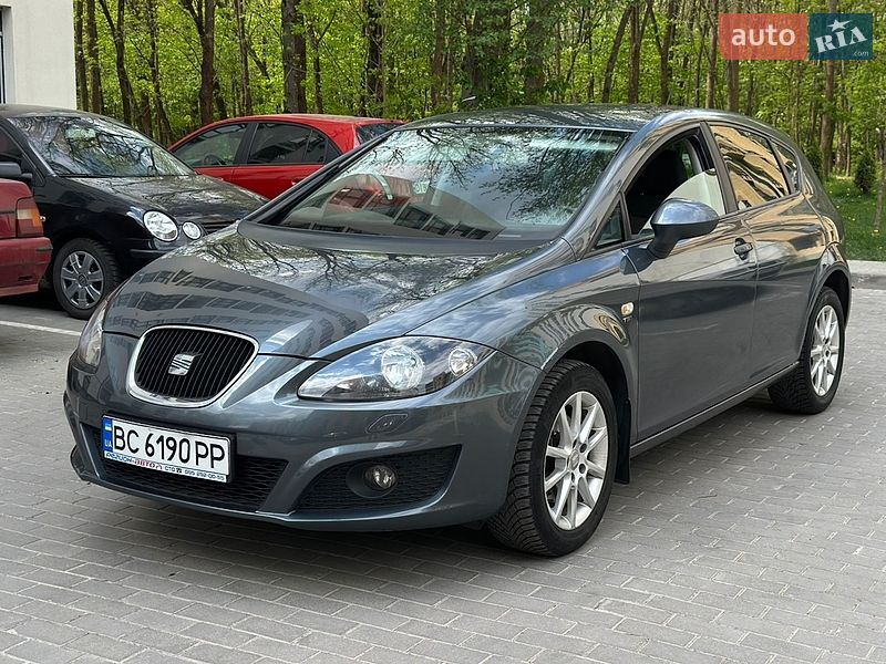 Хэтчбек SEAT Leon 2011 в Львове