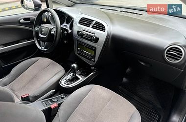 Хэтчбек SEAT Leon 2011 в Львове