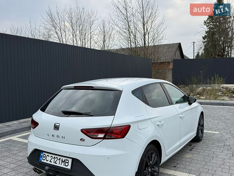Хэтчбек SEAT Leon 2015 в Самборе