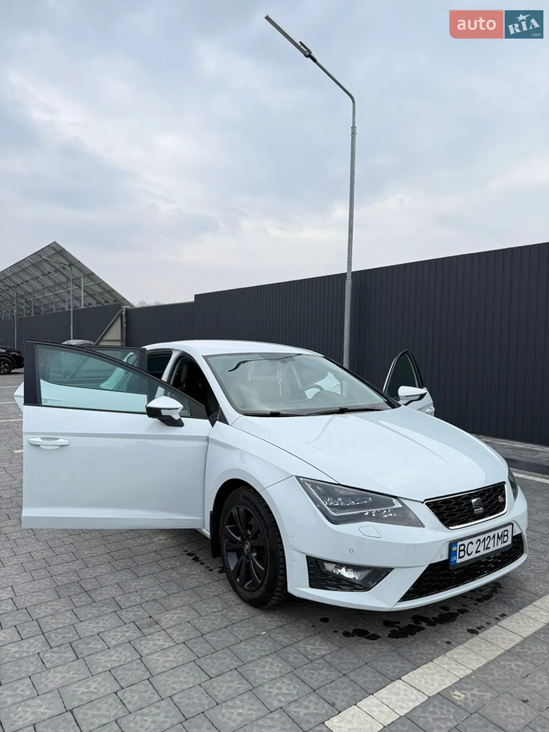2015 SEAT Leon - мініатюра 2