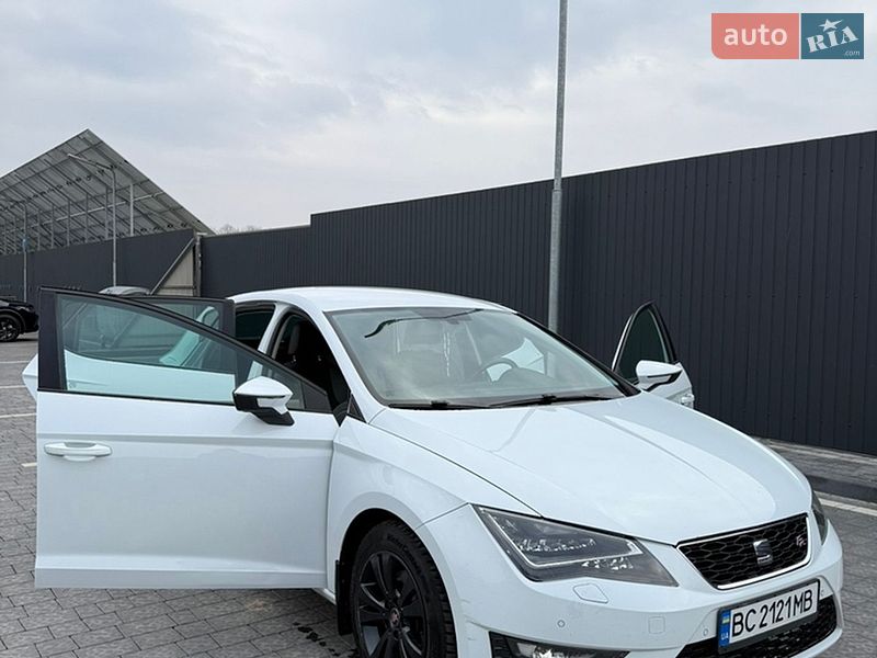 Хэтчбек SEAT Leon 2015 в Самборе