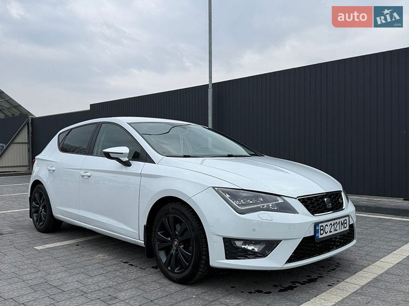 Хэтчбек SEAT Leon 2015 в Самборе