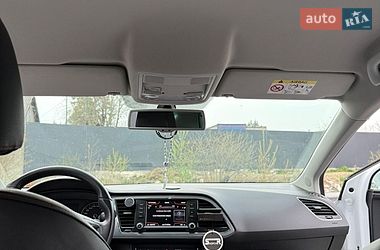 Хэтчбек SEAT Leon 2015 в Самборе