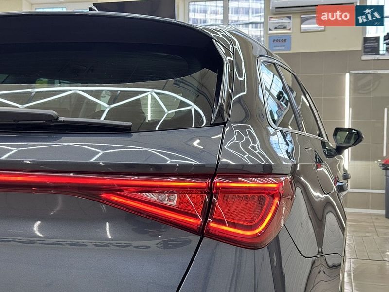 Универсал SEAT Leon 2023 в Буче