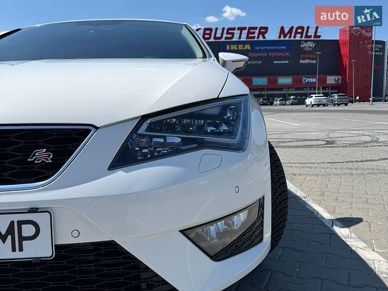 Хэтчбек SEAT Leon 2015 в Киеве