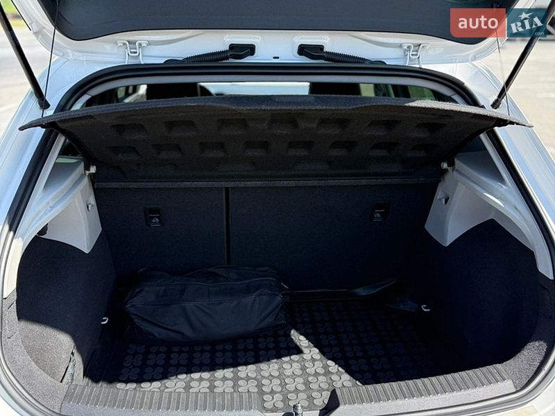 Хэтчбек SEAT Leon 2015 в Киеве