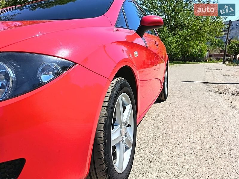 Хэтчбек SEAT Leon 2005 в Харькове