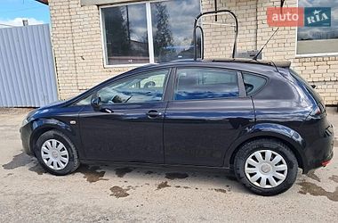 Хэтчбек SEAT Leon 2008 в Бучаче