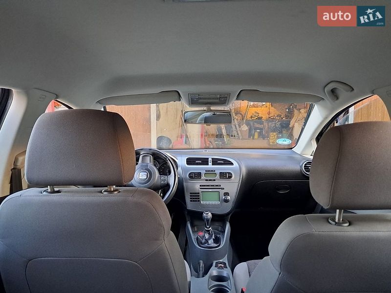 Хэтчбек SEAT Leon 2008 в Бучаче