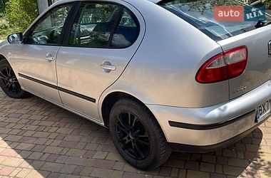 Хэтчбек SEAT Leon 2001 в Волочиске