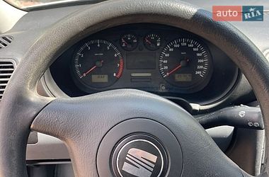 Хэтчбек SEAT Leon 2001 в Волочиске