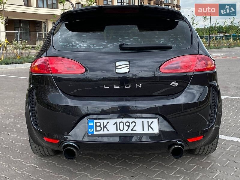 Хэтчбек SEAT Leon 2009 в Киеве