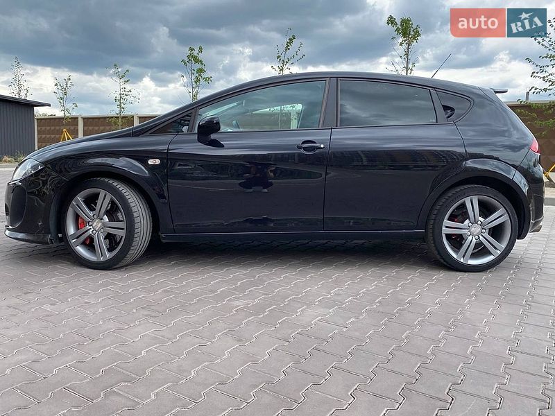 Хэтчбек SEAT Leon 2009 в Киеве