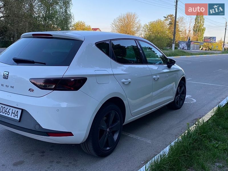 Хэтчбек SEAT Leon 2015 в Василькове