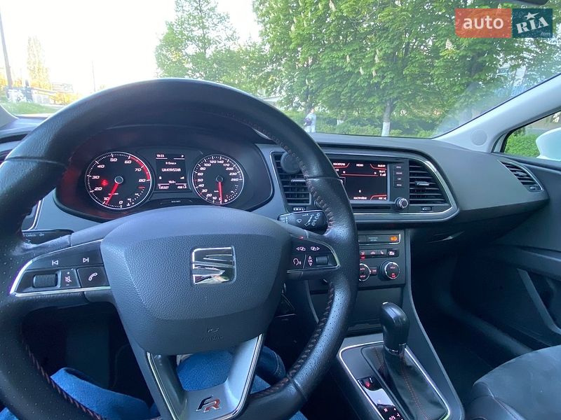 Хэтчбек SEAT Leon 2015 в Василькове