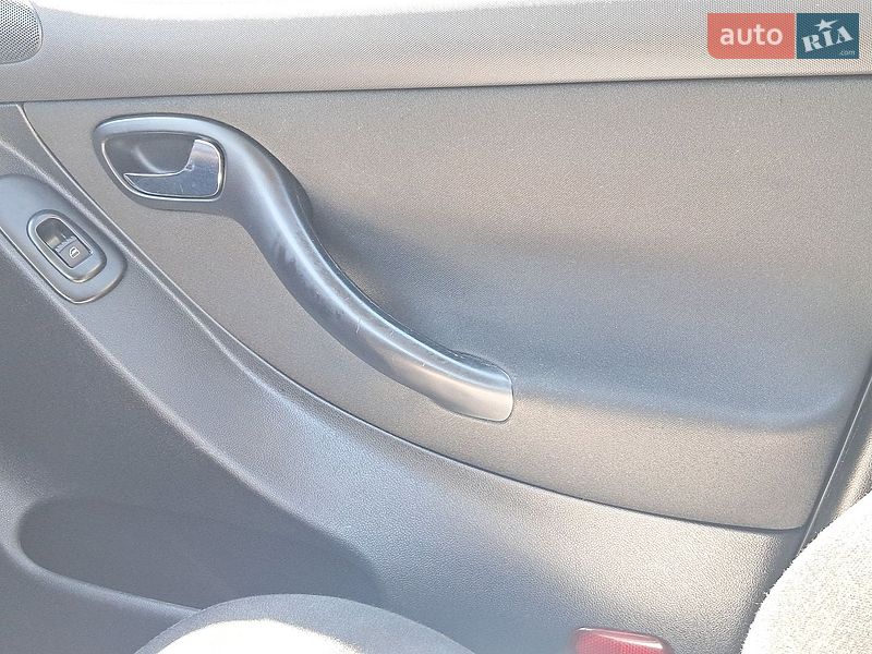 Хетчбек SEAT Leon 2006 в Києві