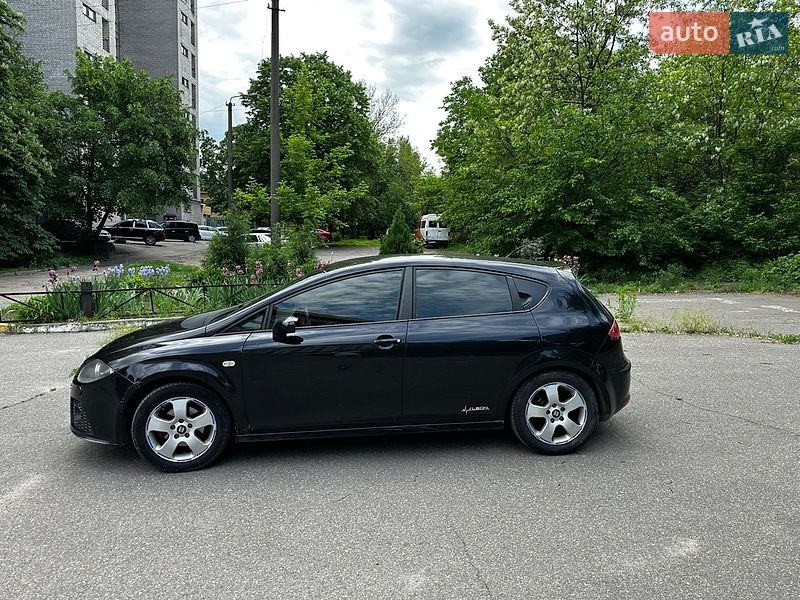 Хетчбек SEAT Leon 2006 в Дніпрі