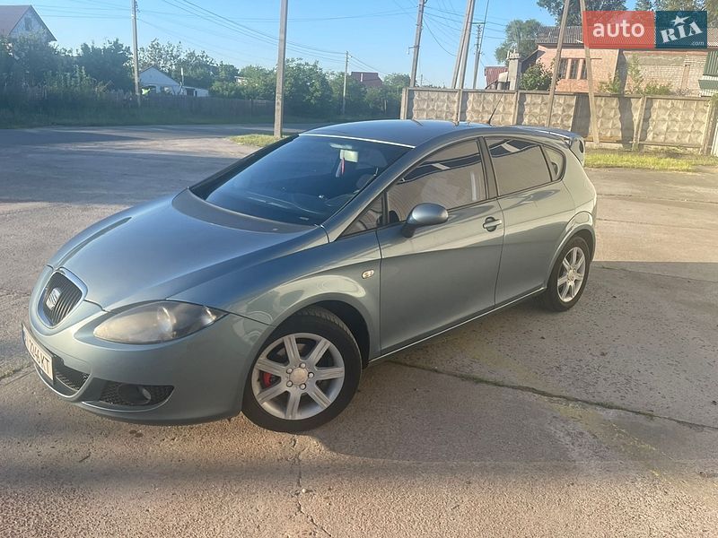Хэтчбек SEAT Leon 2006 в Вышгороде