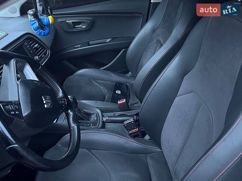 Хэтчбек SEAT Leon 2013 в Барышевке