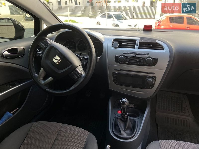 Хэтчбек SEAT Leon 2009 в Ровно