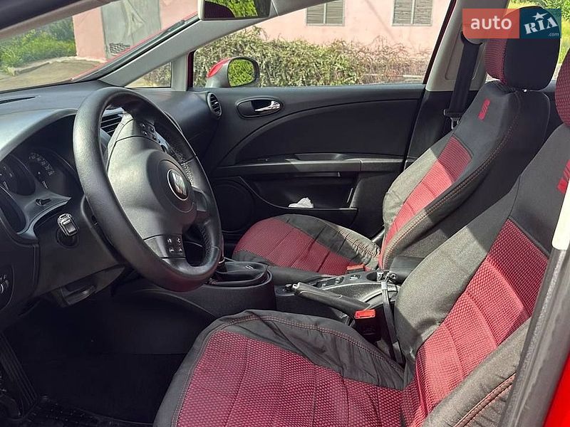 Хэтчбек SEAT Leon 2008 в Умани