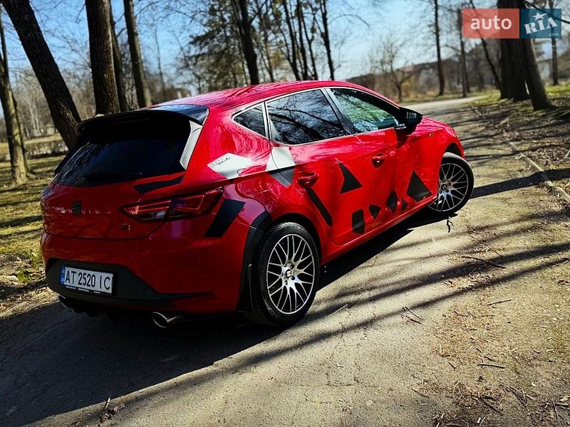 Хэтчбек SEAT Leon 2013 в Калуше