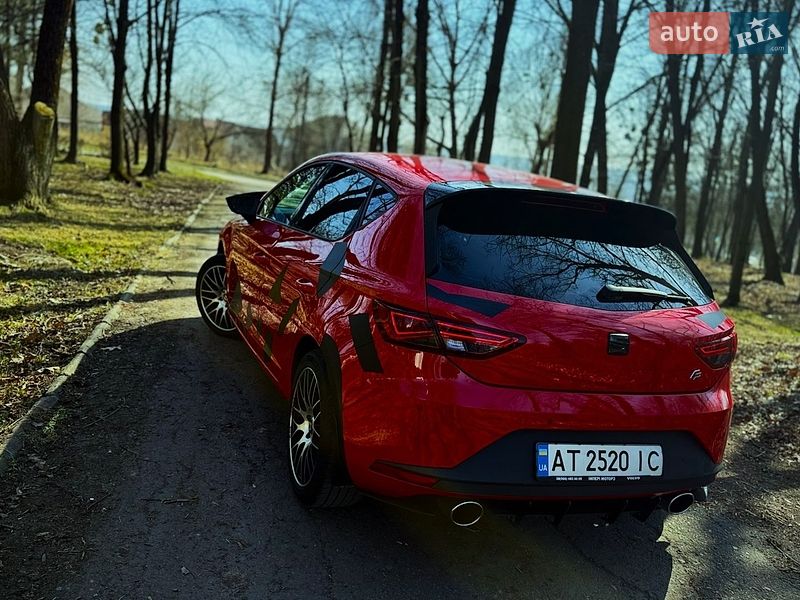 Хэтчбек SEAT Leon 2013 в Калуше