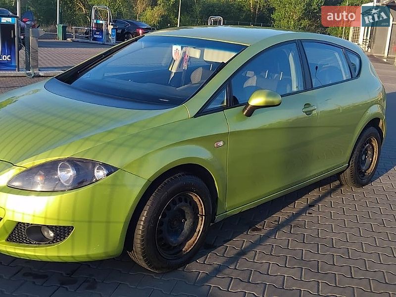 Хэтчбек SEAT Leon 2008 в Киеве