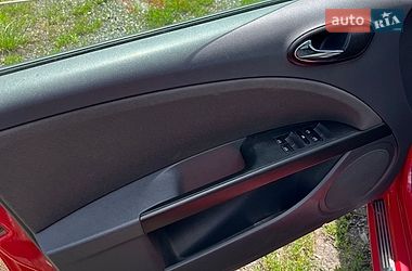 Хэтчбек SEAT Leon 2006 в Гадяче