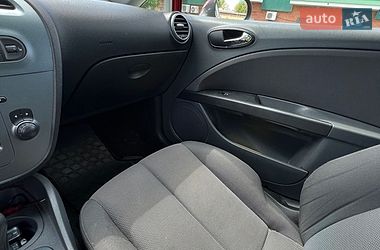Хэтчбек SEAT Leon 2006 в Гадяче