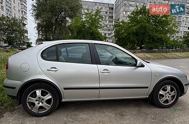 Хэтчбек SEAT Leon 2001 в Днепре