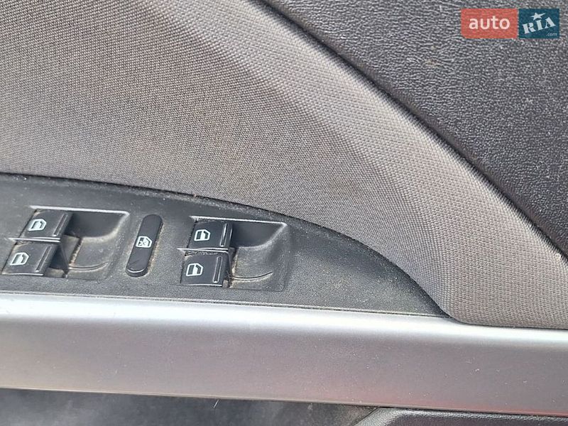 Хетчбек SEAT Leon 2010 в Києві